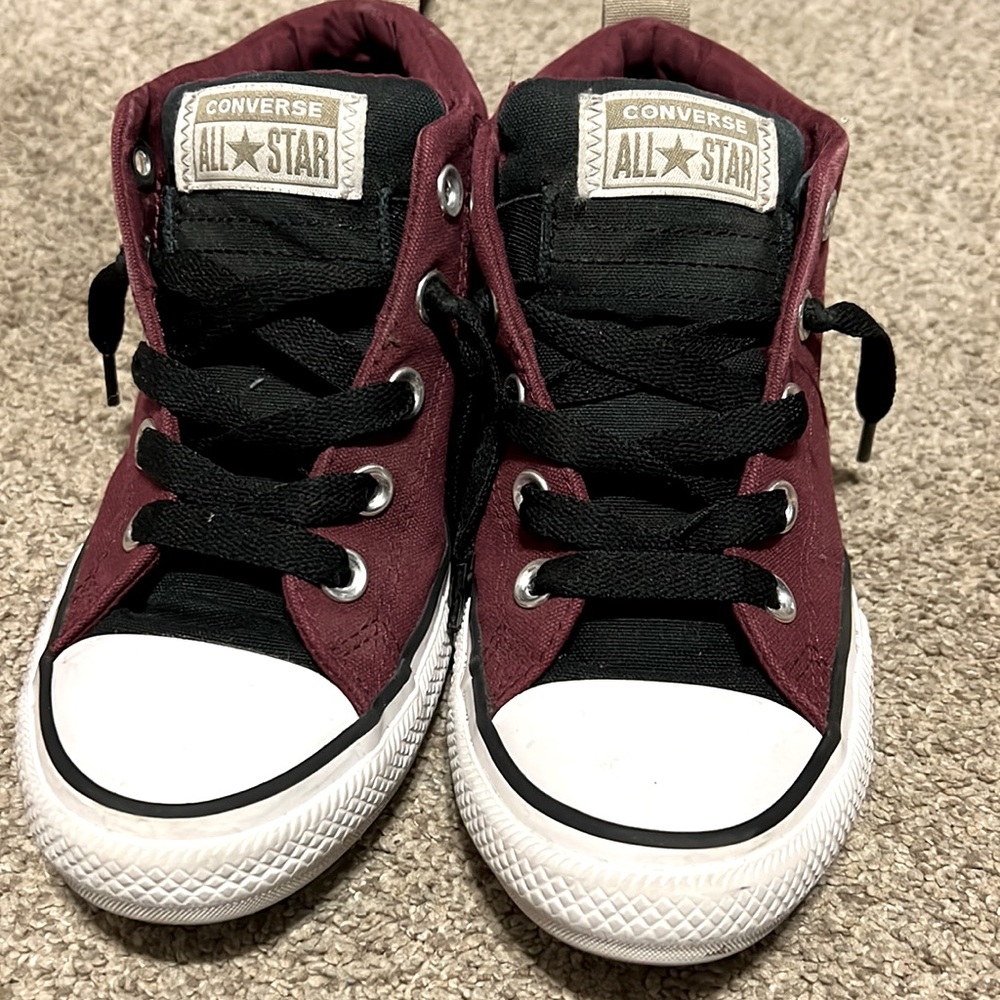 Barely worn slip on converse!